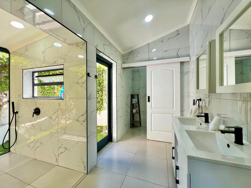 4 Bedroom Property for Sale in Helgarda Estate Western Cape